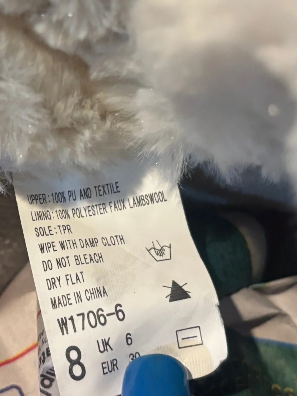 EUC Women's White Faux-Fur Winter Lace-Up Boots